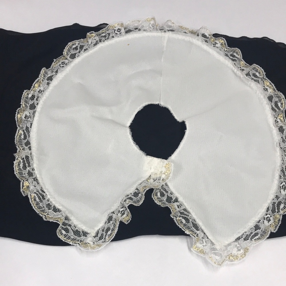 Antique White Collar With Lace Edging